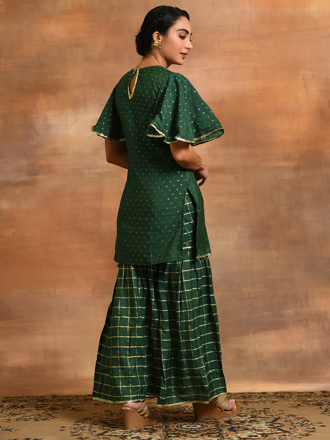 Green Embellished Straight Kurta With Palazzo