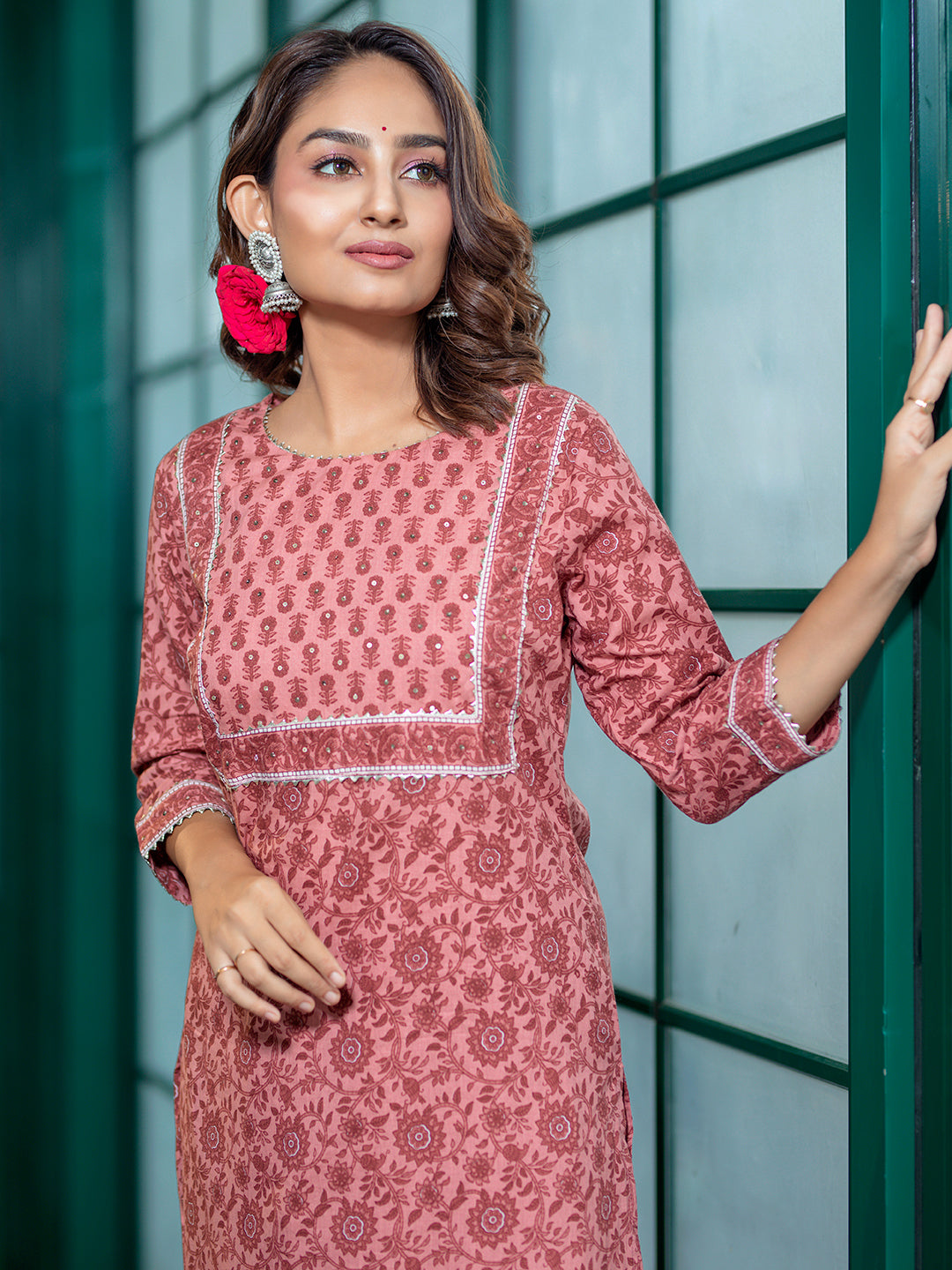 Pink Ethnic Motif Embroidered Kurta Set with Afgani Pant