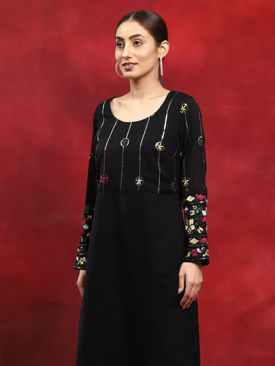 Black Floral Embroidered Kurta